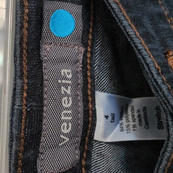 NWT Lane Bryant Venezia Stretch Flare Jeans - 4 Tall (18/20) - Picture 2 of 7